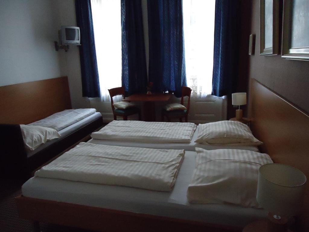 Hotel Garni Nord Hamburg Room photo